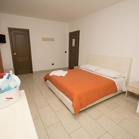 Twin Towers Rooms Lecce Extérieur photo