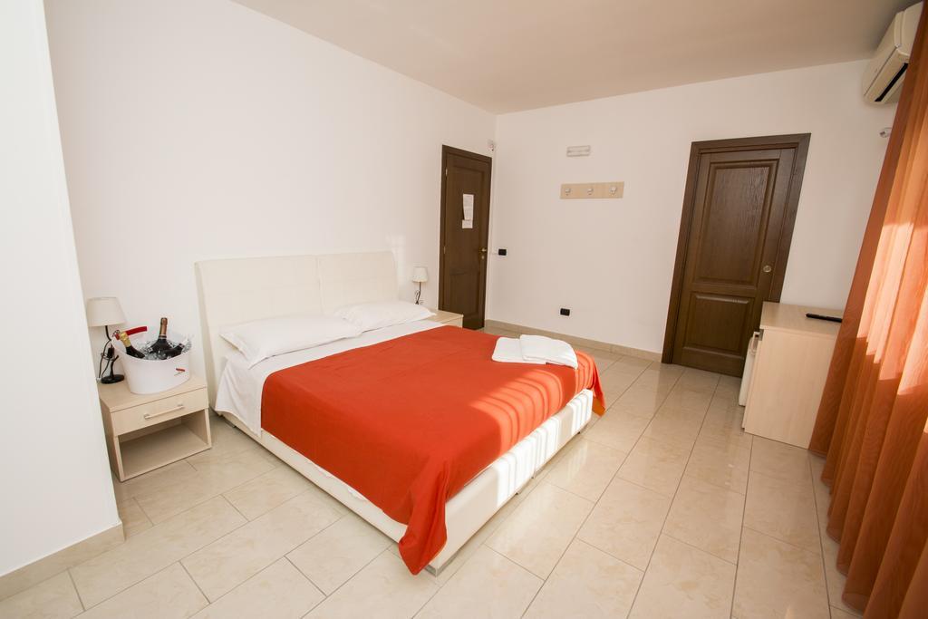 Twin Towers Rooms Lecce Extérieur photo